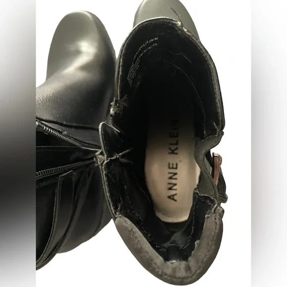 Women’s AK shoes - Picture 6 of 8